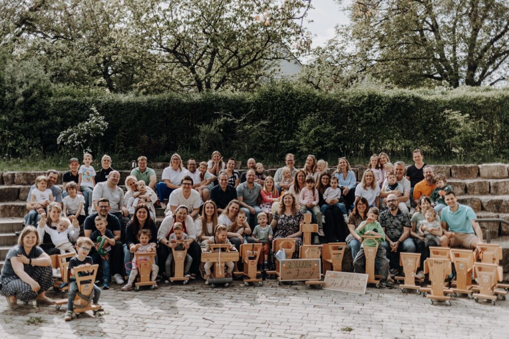 Das erste Holzwägelchen-Treff: Alle Gäste auf einem Bild.